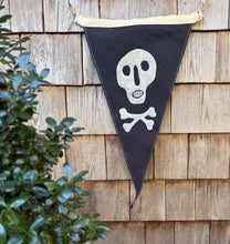 Load image into Gallery viewer, Jolly Rodger Pennant/flag