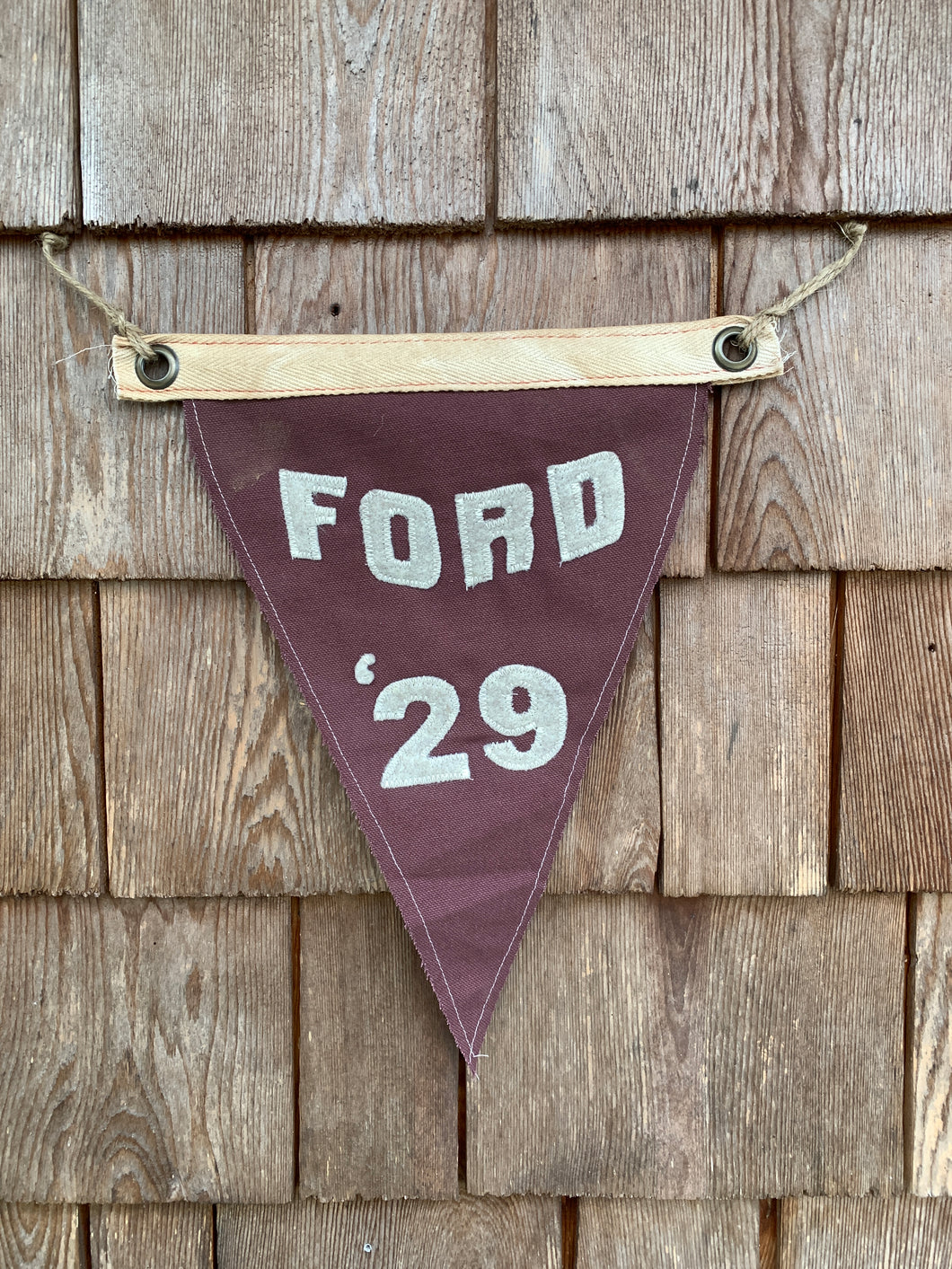 Ford '29 - Race Day - Surf flag / pennant